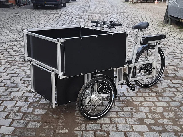 XYZ CARGO TRIKE - with box extension (optional double bench module)