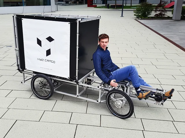 XYZ CARGO FOURWHEELER - with cargo box (detachable) and rear door