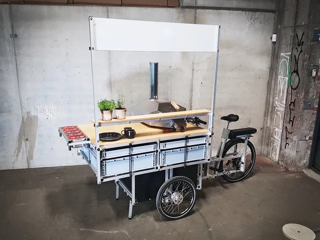 XYZ CARGO TRIKE - Food Module with optional seat chain